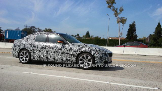 Illustration for article titled 2013 BMW 3-Series tests "stuck in traffic" mode